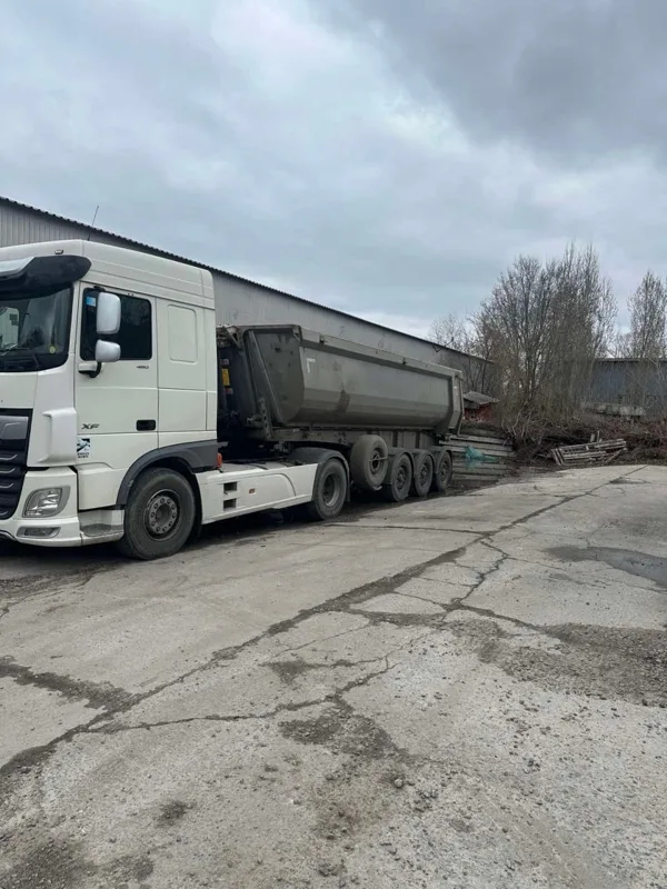 DAF тягач з напівпричепом